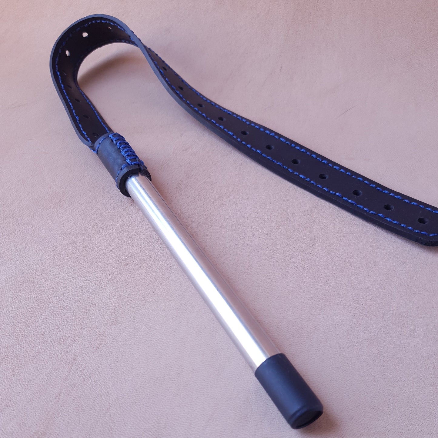 Langue de dragon caoutchouc & inox - 62 cm - noir