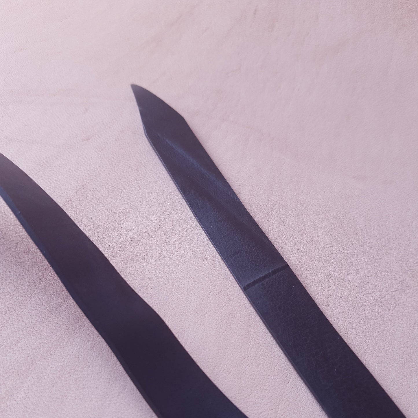 Langue de dragon caoutchouc & inox - 84 cm - noir